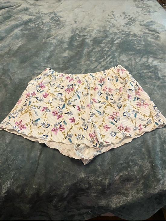 Love Tree Other - Olive Tree Cream Floral Elastic Waist Shorts with Pink & Blue Accents